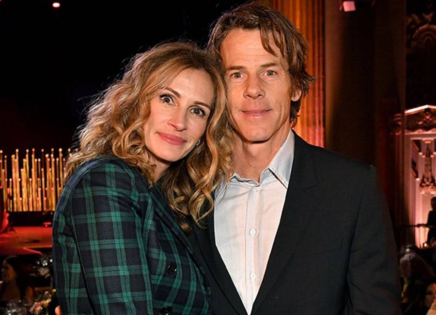 Julia Roberts - Julia Roberts shows support for healthcare workers with ‘I Stay Home’ movement - evoke.ie
