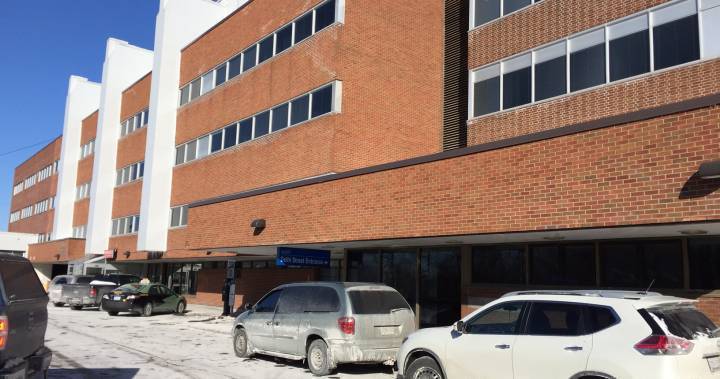Public Health - Centre Health - Coronavirus: 2 Guelph General Hospital employees test positive for COVID-19 - globalnews.ca - county St. Joseph
