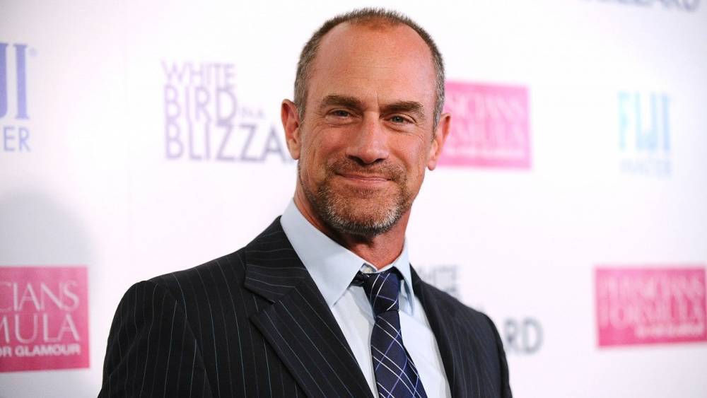 Chris Meloni Poses Shirtless in His 'Quarantine Kilt' -- and Fans Are Here for It - etonline.com