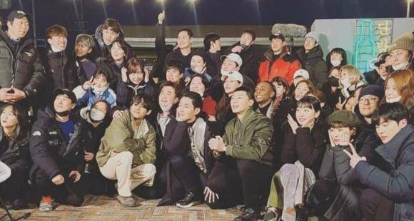 PHOTO: BTS member V is all smiles as he poses with Park Seo Joon & team Itaewon Class - pinkvilla.com - South Korea - Usa - city Seoul