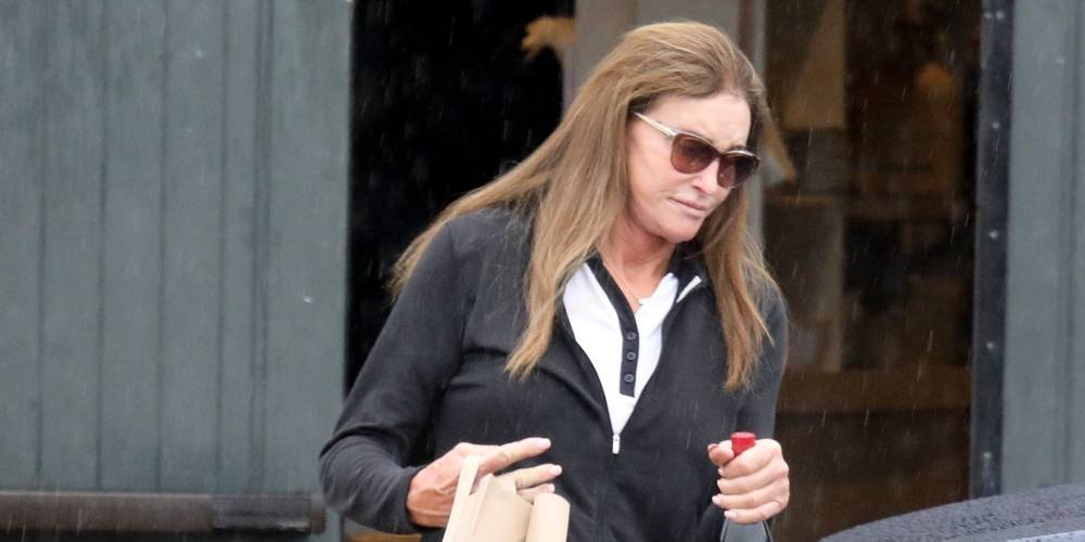 Caitlyn Jenner - Caitlyn Jenner Grabs Takeout & Wine Amid Quarantine in Malibu - justjared.com - city Malibu