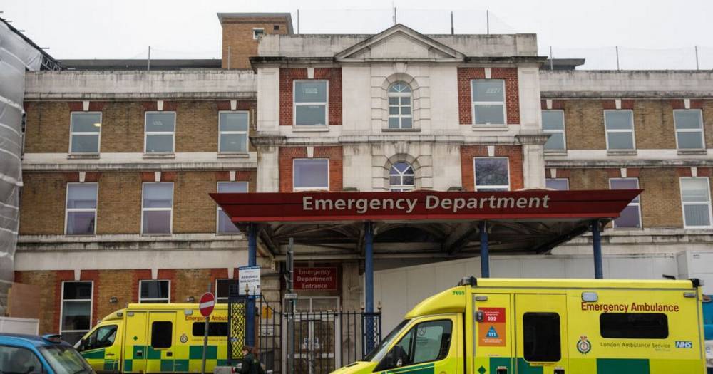 Coronavirus: Nurse 'kills herself in UK hospital' where eight have died from bug - mirror.co.uk - Britain