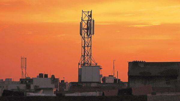 Covid-19 lockdown: COAI urges government to provide telcos additional spectrum - livemint.com - city New Delhi - Usa - India