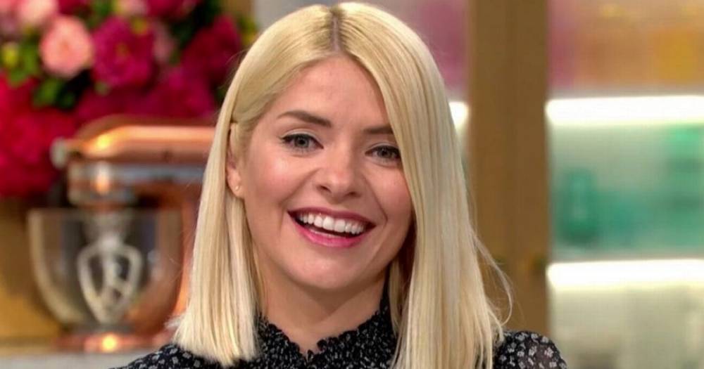 Holly Willoughby - Phillip Schofield - Holly Willoughby wows This Morning fans as she flashes killer curves in sheer dress - dailystar.co.uk