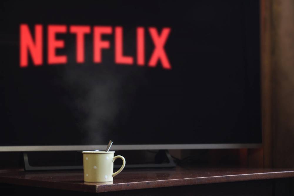 Five Netflix shows to hit up this weekend - ahlanlive.com