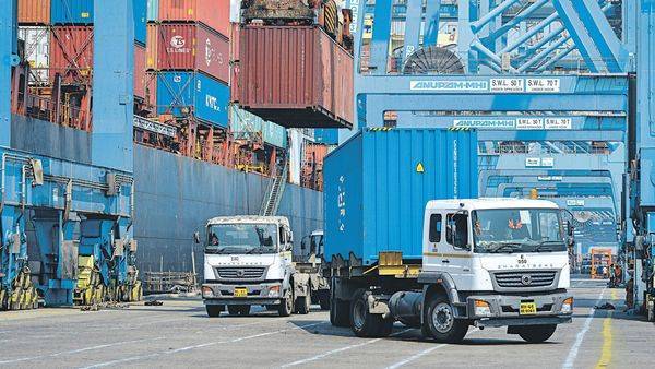 Narendra Modi - Operations of ports in chaos as traders seek clarity on 21-day lockdown - livemint.com - India