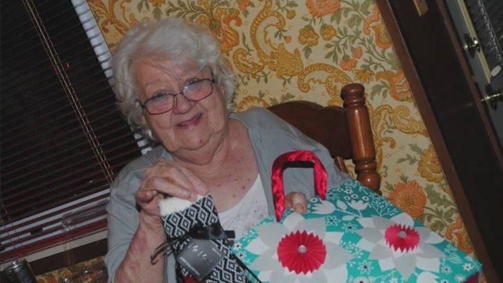 Family of 90-year-old COVID-19 victim struggles with no goodbyes, contact - fox29.com - city Houston