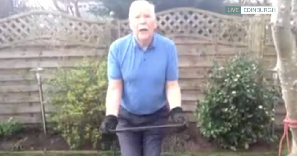 Holly Willoughby - Philip Schofield - Edinburgh granddad inspires ITV This Morning viewers with live workout from garden gym - dailyrecord.co.uk - Britain