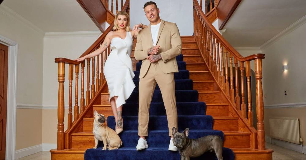 Olivia Buckland - Alex Bowen - Olivia Buckland Bowen shares her DIY tips for painting doors as she continues to makeover new house - ok.co.uk - Britain