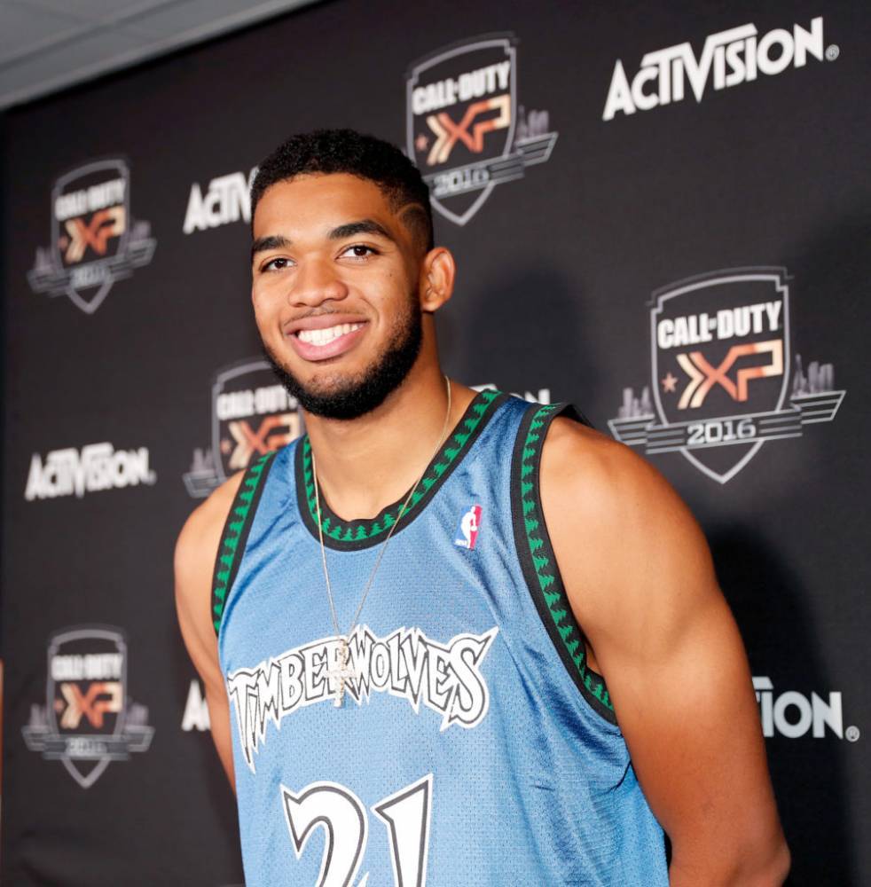 Karl-Anthony Towns Reveals That His Mother Is Now In A Medically Induced Coma After Testing Positive For The Coronavirus - theshaderoom.com - state Minnesota - city Karl-Anthony