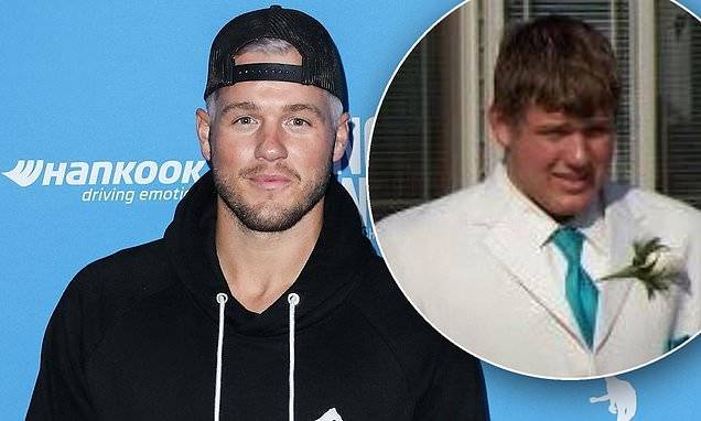 Colton Underwood questioned his sexuality after years of bullying due to choice to abstain from sex - dailymail.co.uk - state Illinois