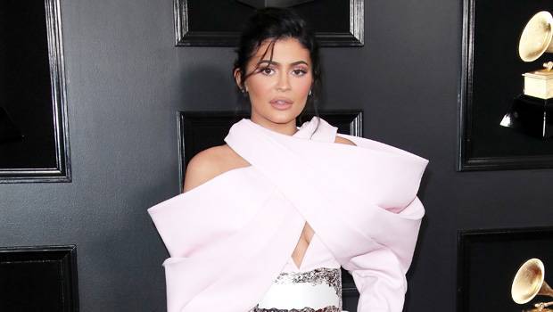 Kylie Jenner - Thaïs Aliabadi - Kylie Jenner Donates $1 Million To Buy Face Masks Protective Gear For Medical Workers In Crisis - hollywoodlife.com - Los Angeles