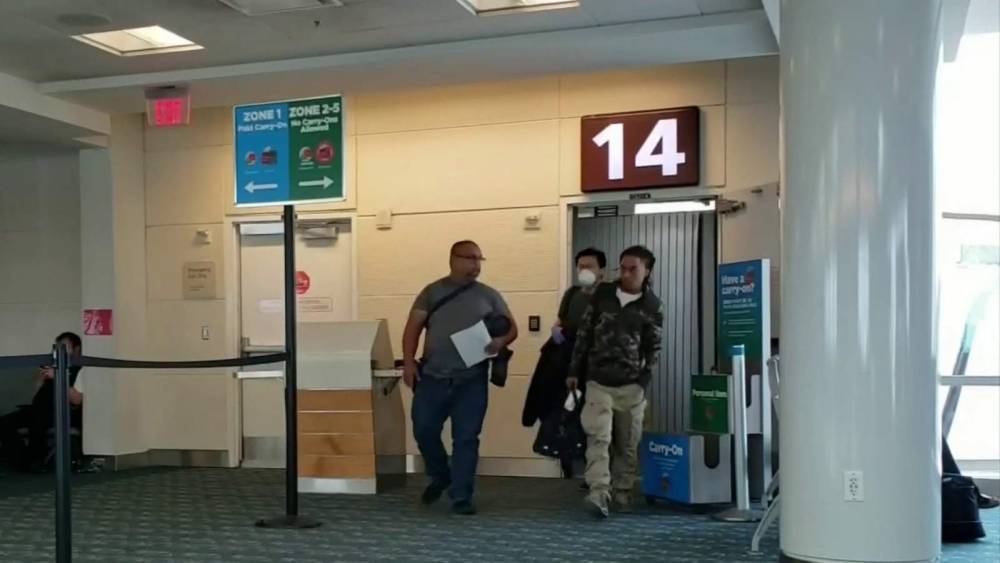 Ron Desantis - Still no health screenings at Orlando airport for New York-area arrivals after governor’s order - clickorlando.com - New York - city New York - state Florida