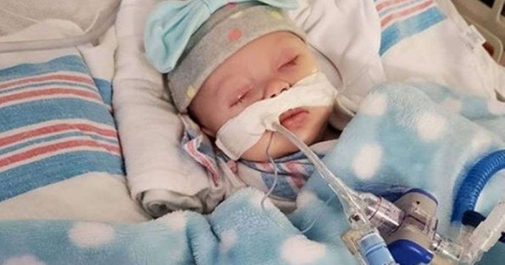 Heartbroken mum banned from sitting next to baby on ventilator with coronavirus - mirror.co.uk - state South Carolina - county Lexington