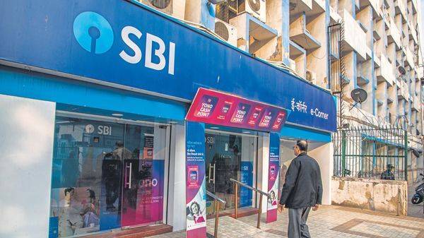 SBI staggers bank branches timings. Check new working hours - livemint.com - India