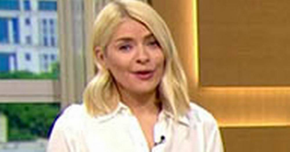 Holly Willoughby - Phillip Schofield - Holly Willoughby wows This Morning viewers as she sports paper-thin blouse - dailystar.co.uk