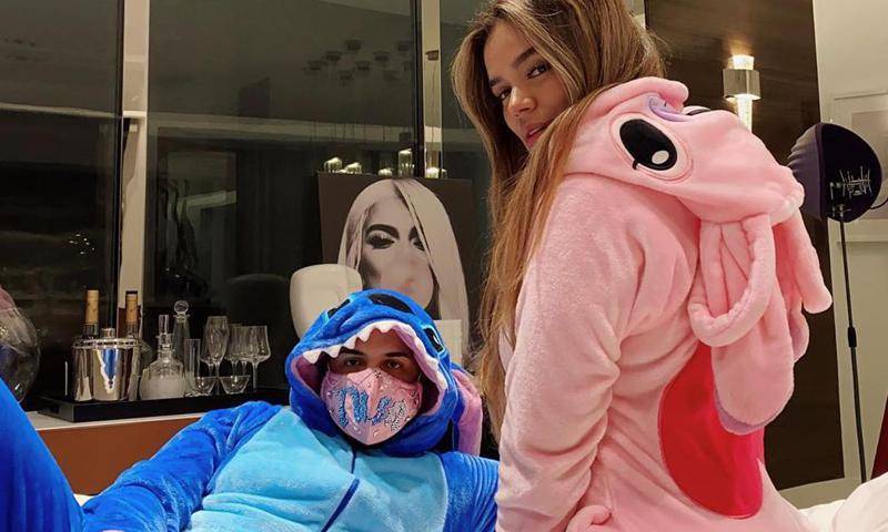 Anuel Aa - Anuel AA and Karol G show off their quarantine style in the sweetest Lilo&Stich onesies - us.hola.com - state Florida
