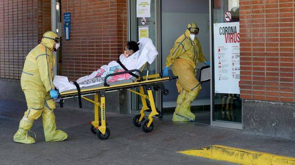 Spain coronavirus deaths surge 655 in a single day, toll crosses 4,000-mark - livemint.com - Italy - Spain