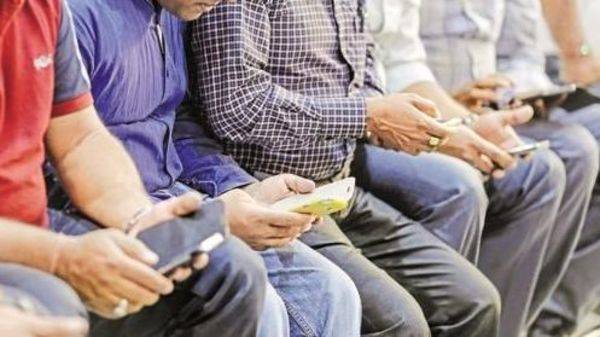 Smartphone production in India could fall by 38-40% in first half of 2020 - livemint.com - China - city New Delhi - India
