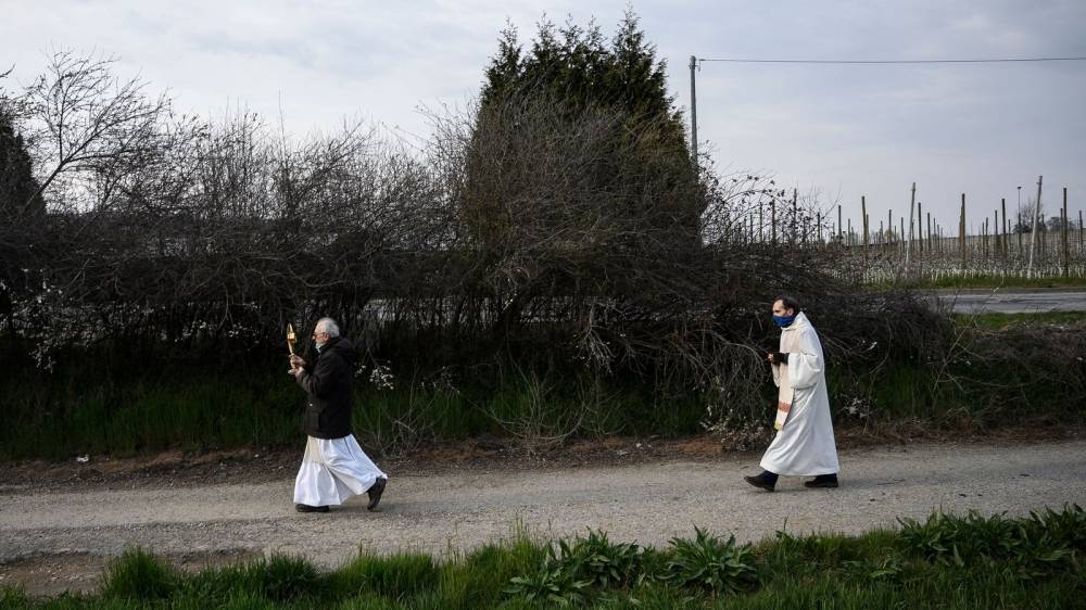 Priests pay heavy price in Italian virus outbreak - rte.ie - Italy