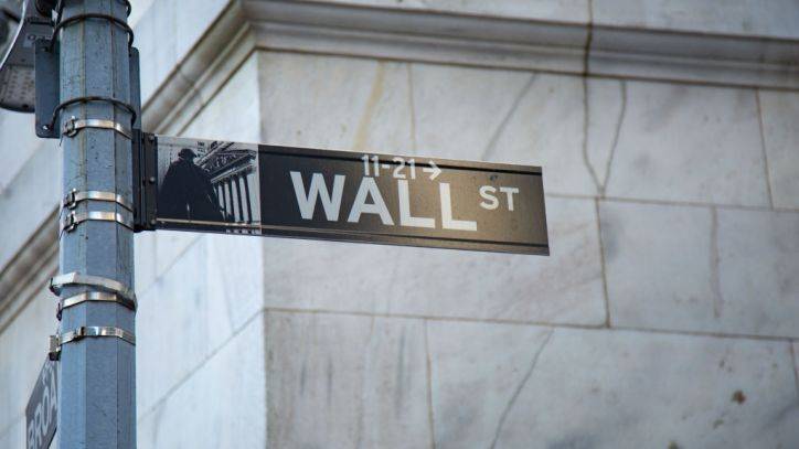 Stocks surge higher after unemployment claims post record surge - fox29.com - New York