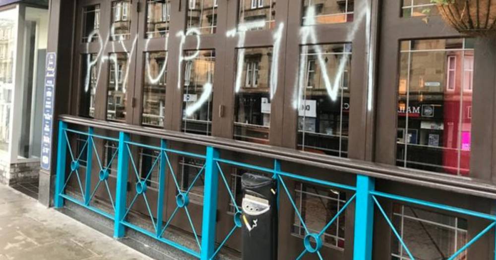 Tim Martin - Glasgow Wetherspoon's plastered with 'pay your workers' graffiti after chain boss told staff 'go work at Tesco' - dailyrecord.co.uk - city London