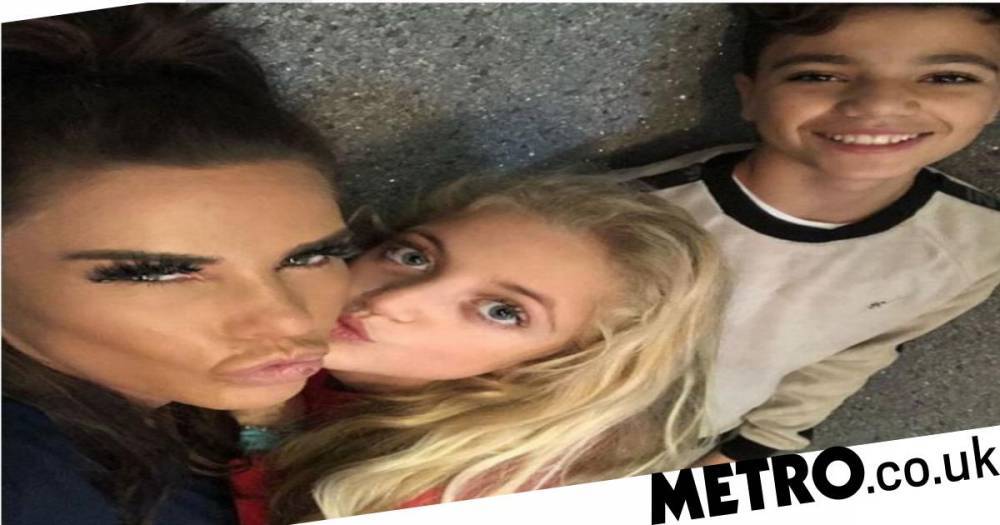 Katie Price - Katie Price urges Peter Andre and their kids to ‘stay safe’ amid coronavirus lockdown - metro.co.uk - Britain
