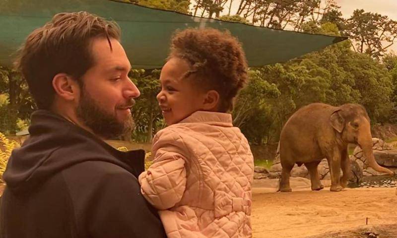 Serena Williams - Alexis Ohanian - Alexis Olympia - Serena Williams’ daughter Olympia takes over dad’s office – see her new preschool - us.hola.com