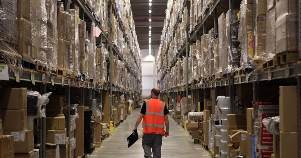 Amazon worker says coronavirus is 'spreading like wildfire' in warehouses - mirror.co.uk
