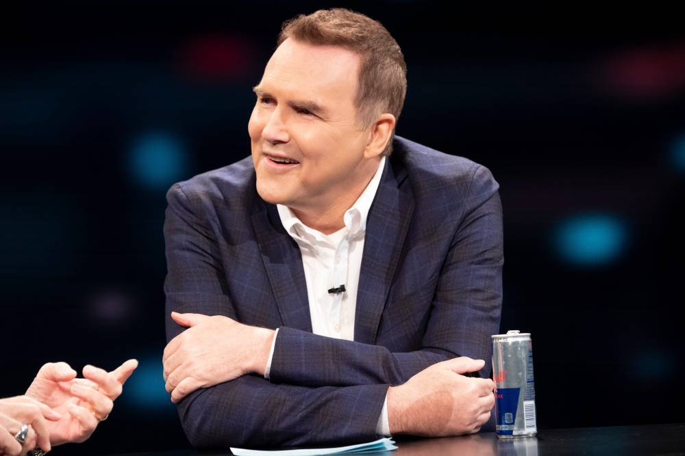 Norm Macdonald - Norm Macdonald Calls Chevy Chase From Quarantine: ‘You’re Vomiting And Coughing?’ - etcanada.com