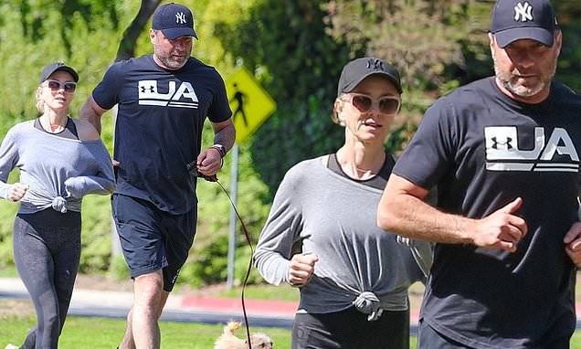 Naomi Watts - Naomi Watts goes for a jog with ex Liev Schreiber - dailymail.co.uk