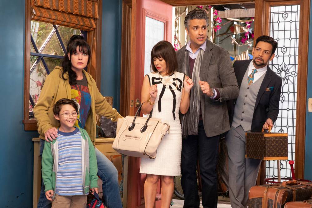 CBS sitcom ‘Broke’ gives timely twist to single-mom cliché - nypost.com - Mexico