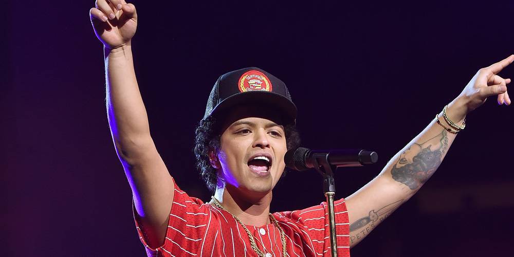 Bruno Mars - Bruno Mars Donates $1 Million to Aid in Pandemic Relief - justjared.com - city Las Vegas