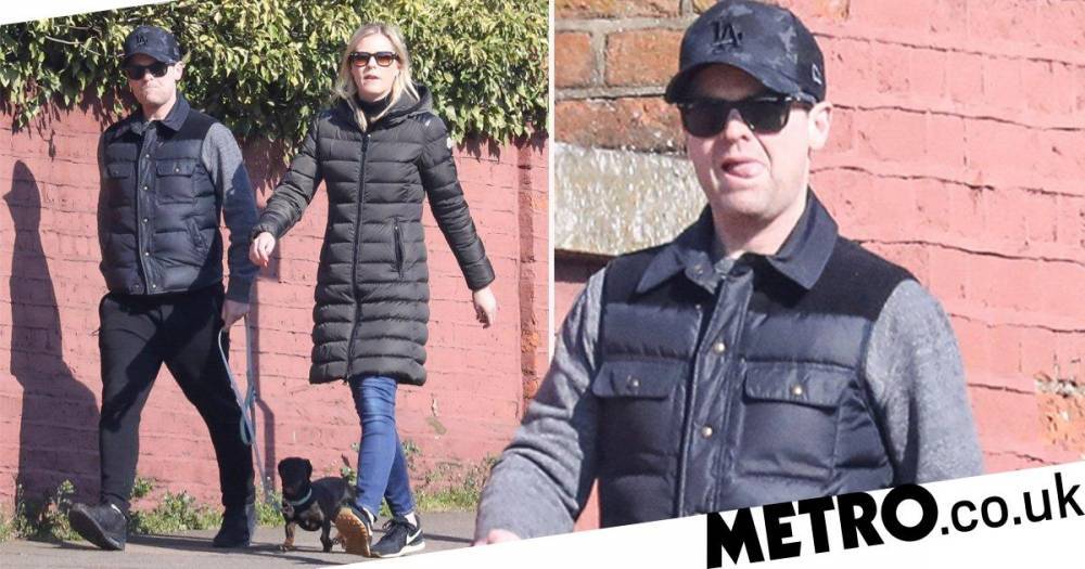 Declan Donnelly - Ali Astall - Declan Donnelly and wife Ali Astall take break from self-isolation to get their daily exercise by walking the dog - metro.co.uk