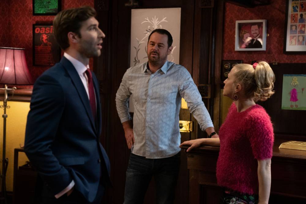 queen Vic - Mick Carter - Danny Dyer - EastEnders first look as Mick and Linda sell The Queen Vic in desperate battle to get her off the booze - thesun.co.uk - county Mitchell