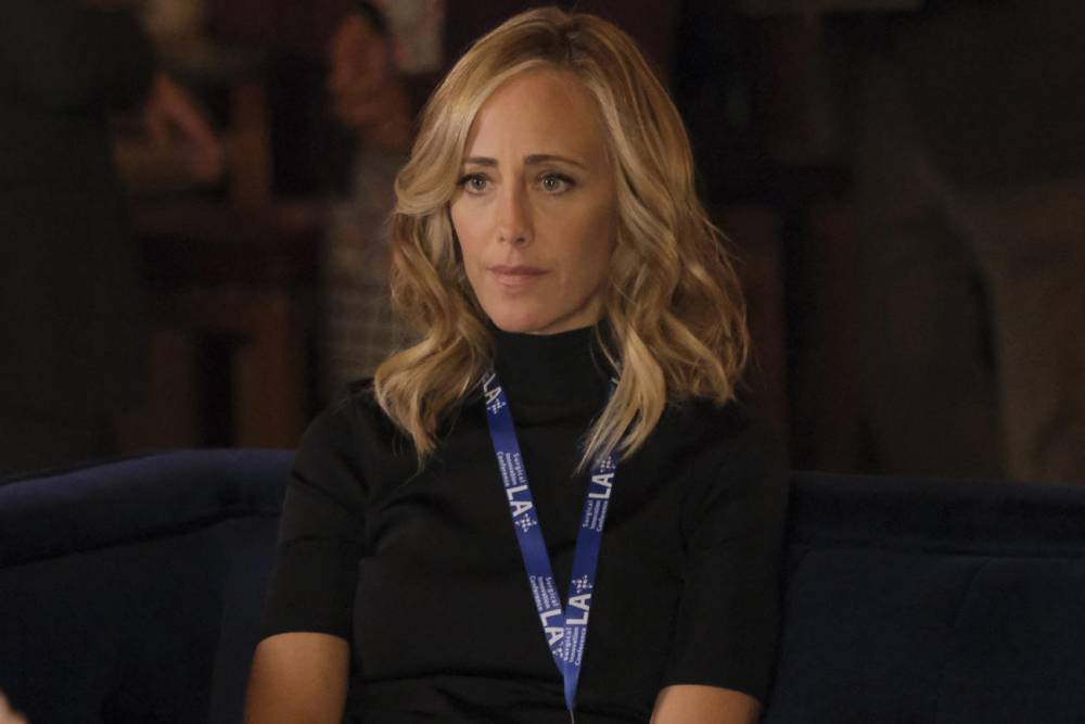 Grey Sloan - Grey's Anatomy's Kim Raver Breaks Down That Major Reveal About Teddy's Past - tvguide.com - New York - Los Angeles