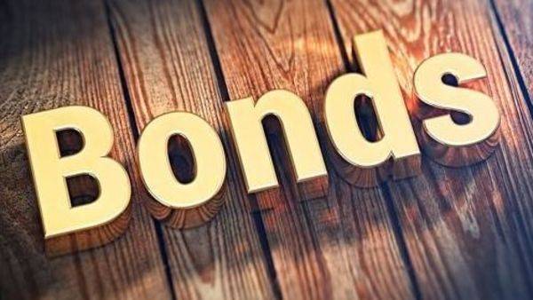 Bond yields fall on RBI rate cut, liquidity boost - livemint.com - India - city Mumbai