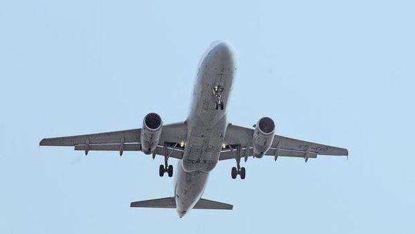 COVID-19: DGCA extends validity of pilot licenses nearing expiry by 90 days - livemint.com - city New Delhi - India