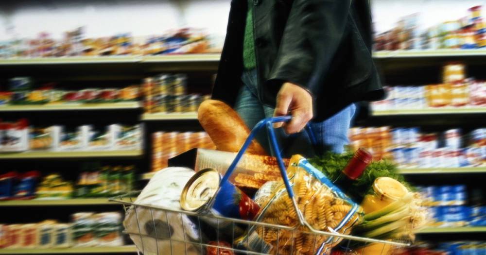 Boris Johnson - Coronavirus: What items are considered ‘essential’ when supermarket shopping? - dailystar.co.uk - Britain
