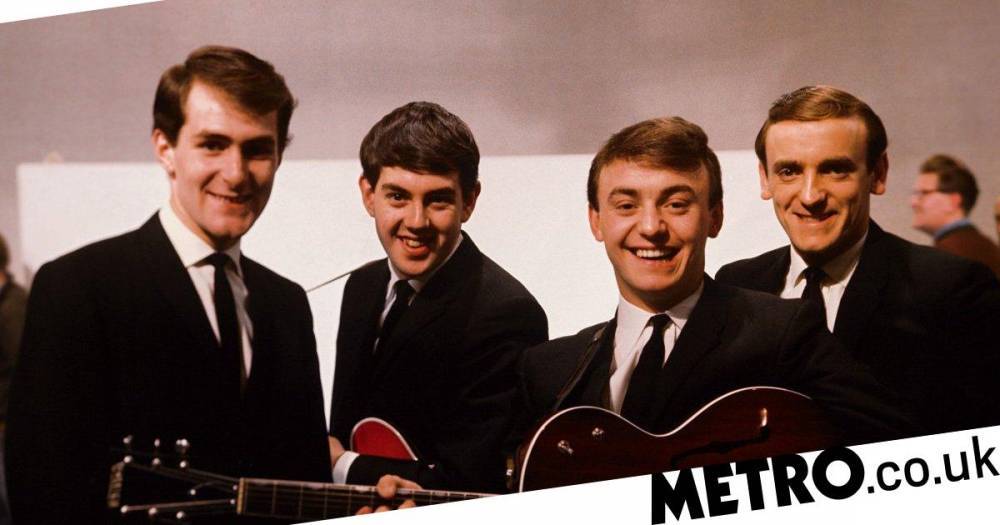 You’ll Never Walk Alone tops the charts as people create ‘isolation playlists’ amid coronavirus outbreak - metro.co.uk - Britain