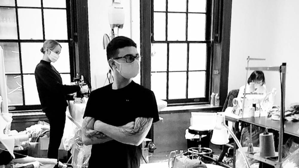 Christian Siriano - Christian Siriano and Team Created 1,000 Masks For Healthcare Workers - glamour.com - city New York