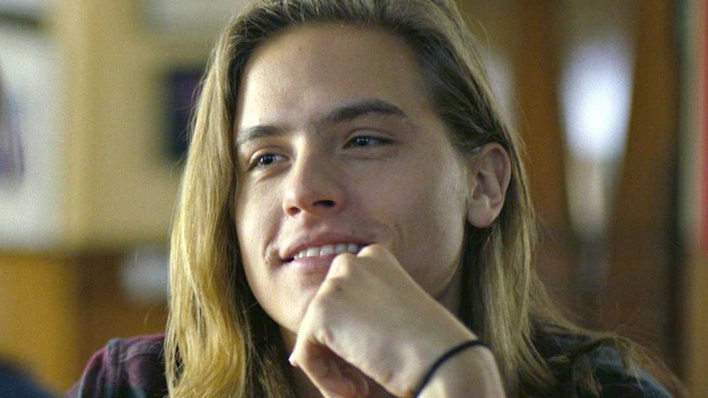 Dylan Sprouse - Barbara Palvin - Dylan Sprouse on Returning to Acting and Quarantining With His Girlfriend Barbara Palvin (Exclusive) - etonline.com