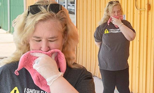 Adam Barta - Mama June emerges at a food bank in Florida after daughters accused her of abandoning them - dailymail.co.uk - state Florida
