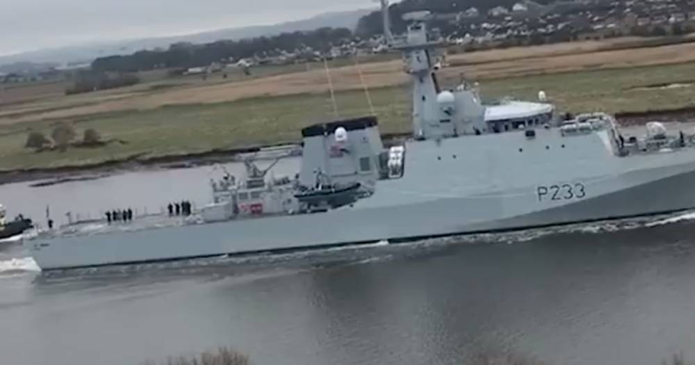 WATCH: Royal Navy crew salute NHS staff on River Clyde in show of thanks amidst coronavirus lockdown - dailyrecord.co.uk