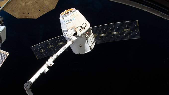 SpaceX Dragon spacecraft will shuttle supplies to moon space station for NASA - clickorlando.com