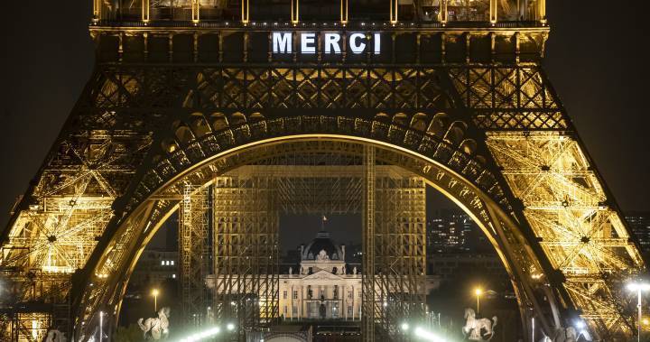 Coronavirus: Eiffel Tower says ‘Merci’ to health care workers - globalnews.ca - Britain - France