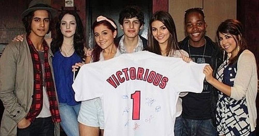 Victoria Justice - Ariana Grande and Victoria Justice's epic reunion with Victorious cast 10 years on - mirror.co.uk