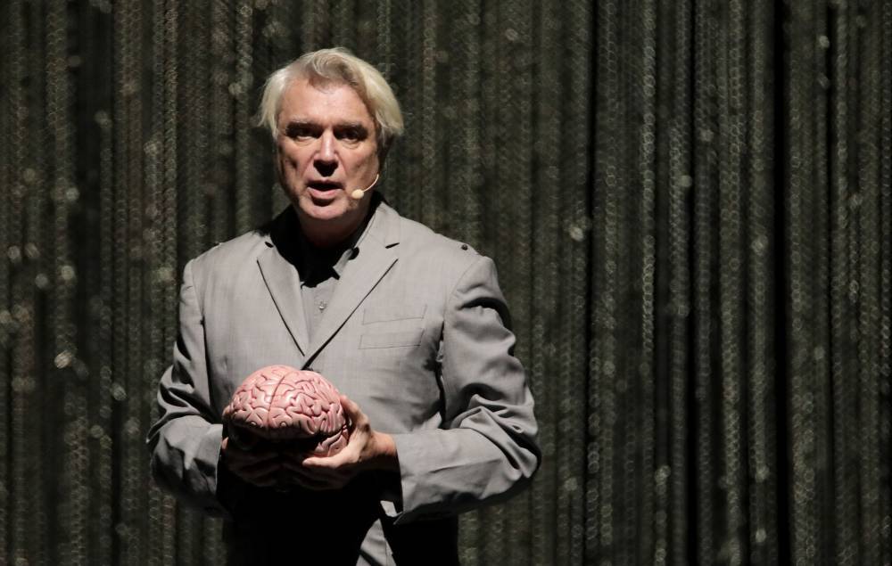 David Byrne - David Byrne says the coronavirus pandemic shows “we’re all in the same leaky boat” - nme.com