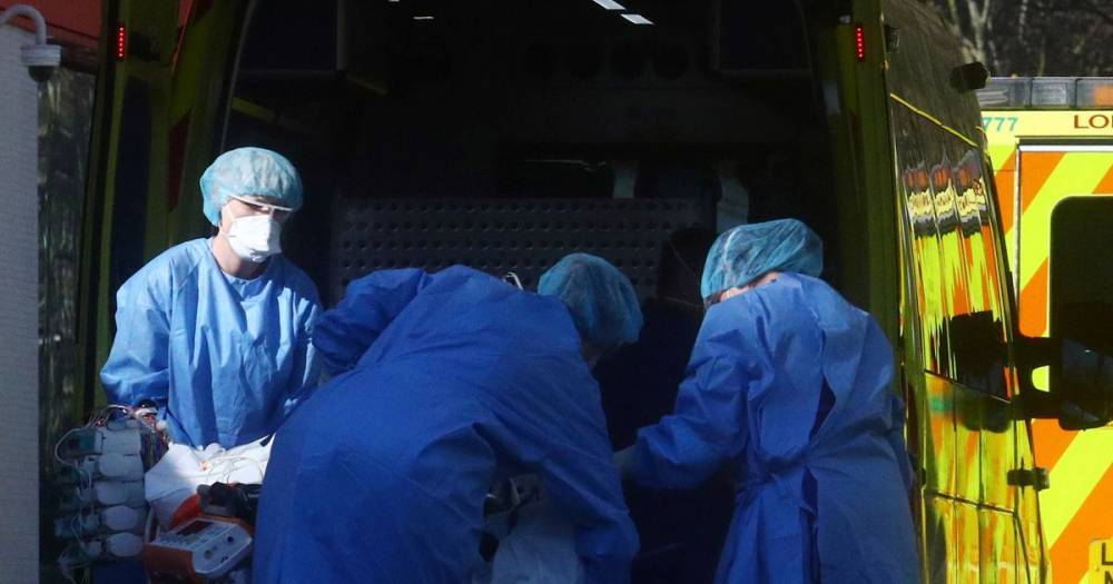 Doctor's harrowing diary as coronavirus 'war zone' hospital loses 20 patients in 24 hours - mirror.co.uk - Britain