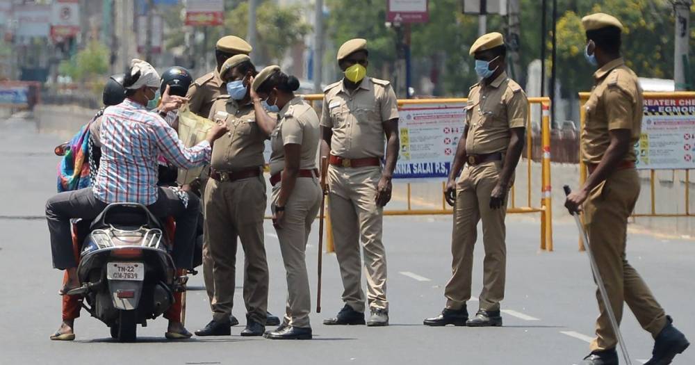 Man in coronavirus quarantine runs into street naked before biting woman to death - dailystar.co.uk - India - Sri Lanka